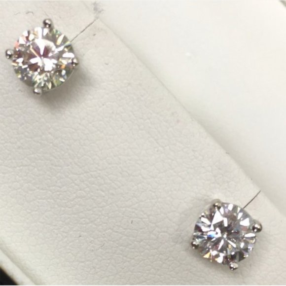 1.5ctw diamond stud earrings - Picture 1 of 6